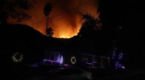 Incêndios destruíram mais de 12 mil estruturas em Los Angeles