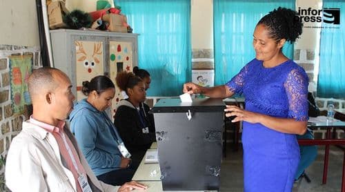 Legislativas 2026/Brava: Ivone Cardoso apela à participação massiva dos eleitores após exercer direito de voto