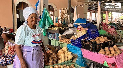   Jacinta Robalo -  Setenta anos de mercado e uma vida que atravessa a história da independência