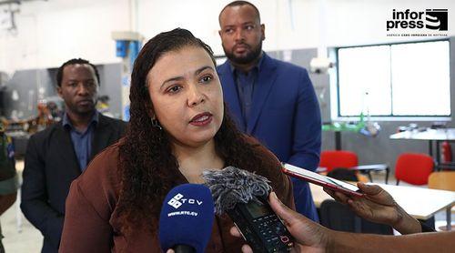 Ministra da Defesa Nacional afirma que recuperação de aeronave das Forças Armadas será feita no país