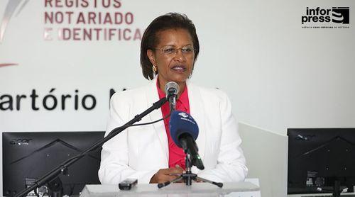 Ministra da Justiça assegura que PCFR dos Registos e Notariado está em fase avançada