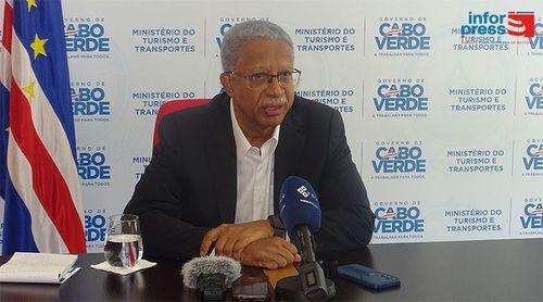 Le gouvernement annonce l'arrivée samedi d'un nouvel avion pour relier les îles dépourvues d'aéroport international