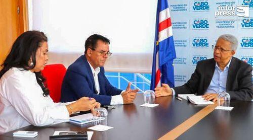 Sal: Ministro dos Transportes e Turismo classifica de “muito produtivos” encontros para inteirar-se de projectos e investimentos na ilha