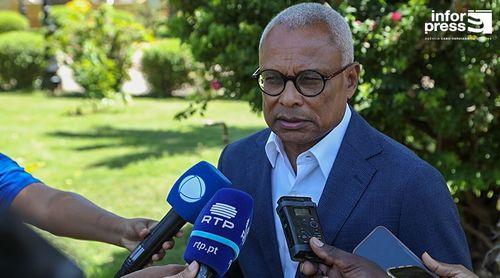 Le président de la République dit suivre "de près" le dossier CV Interilhas et appelle à un débat approfondi