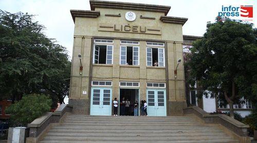 Comissão de finalista quer manter viva memórias do Liceu Domingos Ramos