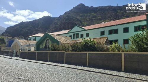 Santo Antão: Funcionário de liceu e menor de 15 anos detidos em flagrante por suspeita de tráfico de drogas na escola