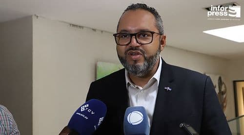 Covid-19: Ministro afasta alarmismo e garante que vírus é agora como “uma gripe normal"