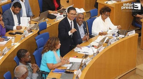 Estado da Nação: Líder parlamentar do MpD diz que país "está de pé, cresce e merece confiança"