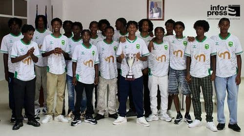 Futebol/Maio: Escola Vitória promete “atitude e garra” na disputa do Nacional de Sub-19