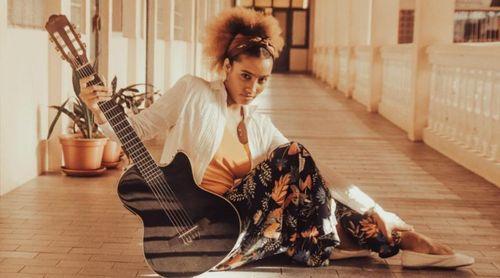 Cláudia Sofia launches her first album ‘Mais Uma Melodia’ and presents her official website