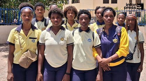 Santa Catarina: Alunos manifestam-se contra a prova nacional de Matemática e pedem anulação