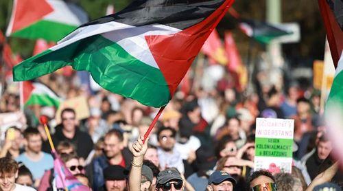 Manifestações em Berlim contra Israel juntam entre 60 a 100 mil pessoas