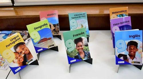 São Vicente/Chuvas: Inundação danifica livros escolares, mas secagem permite reaproveitamento - Ficase