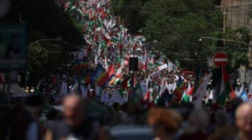 Mais de 300 mil pessoas marcharam em Roma pelo fim da ofensiva israelita em Gaza