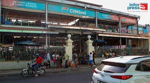 Praia: Consumidores denunciam discrepâncias nos preços nas prateleiras e valores cobrados em supermercados