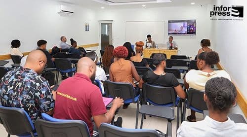 Jornalista Carlos Santos defende reflexão sobre papel dos media e afastamento dos jovens da política