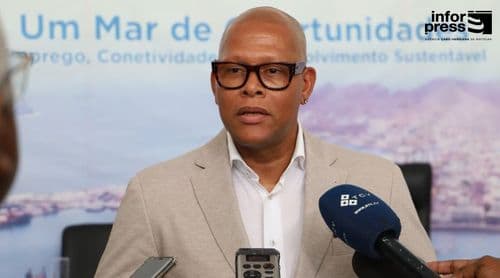São Vicente: Governo vai subsidiar cada grupo com três mil contos e doar sede à Liga do Carnaval – Ministro da Cultura 
