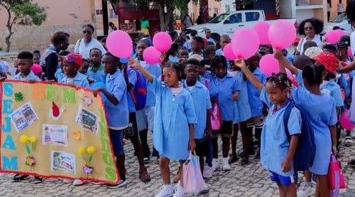 Maio: Ano lectivo arranca com falta de oito professores e sem refeição quente nas escolas