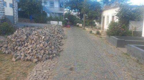 Brava: Autarquia afirma que as obras na Rua Direita já deviam ter sido concluídas (c/áudio)