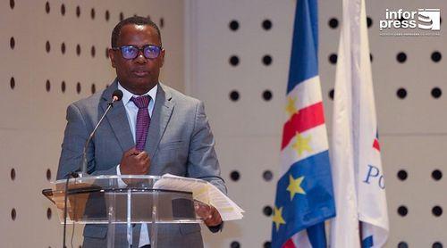 Le vice-Premier ministre alerte sur la hausse du prix du pétrole et son impact au Cabo Verde
