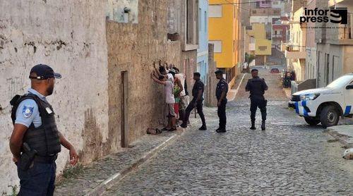 São Vicente: Megaoperação resulta em dois detidos e apreensão de catorze veículos