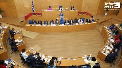 Parlamento: Presidente adverte deputados para a preservação do prestígio da Assembleia Nacional