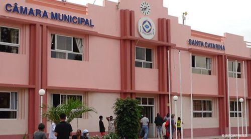 Santa Catarina: Câmara aumenta salário de mais 118 funcionários no âmbito da implementação do PCFR