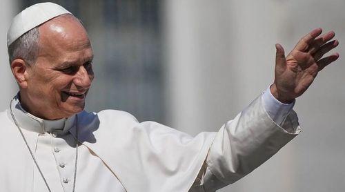 Papa Leão XIV chega ao Principado do Mónaco na sua primeira viagem à Europa