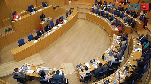 Parlamento: Proposta de lei que aprova código do imposto sobre propriedade e transmissão de Imóveis aprovada por unanimidade 