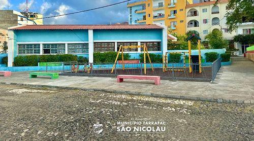 Câmara do Tarrafal reforça segurança e conforto no parque Infantil da Praia d´Tedja