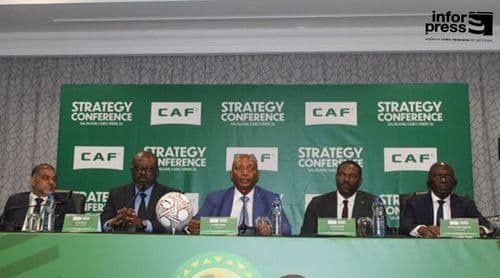 Motsepe defende valorização dos treinadores africanos e rejeita exclusão de técnicos estrangeiros no continente 