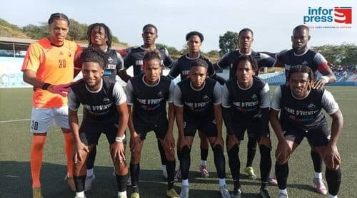 Futebol/Fogo: Académica aproveita derrota do Vulcânico frente a Valência para se isolar na liderança