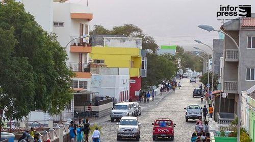 Porto Novo: Escola Secundária Progresso apoia 16 famílias carenciadas com géneros alimentícios