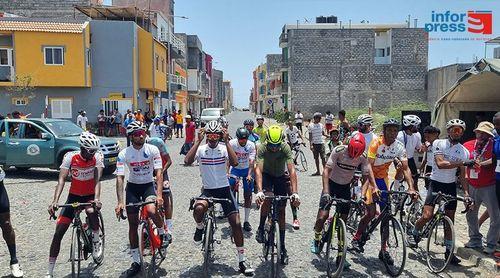 Ciclismo/Porto Novo: Associação regional enaltece “sucesso da festa do ciclismo" com presença de dezenas de ciclistas