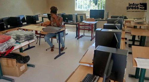 Porto Novo/Ribeira das Patas: Agrupamento escolar passa a dispor de sala multiusos para aulas de TIC 