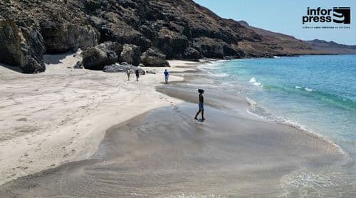 São Nicolau: Operadores turísticos preocupados com lixo na praia de Boche d’Rotcha