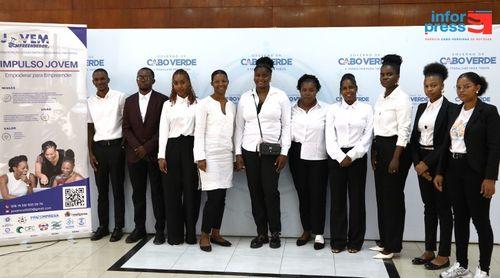 AJECV capacita 16 jovens na vertente liderança e empreendedorismo com foco na criação de negócio