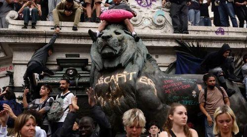 Polícia interveio para desocupar campus universitários em Paris