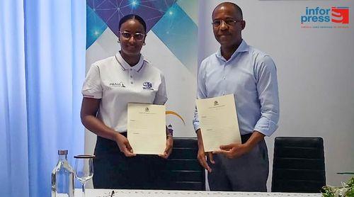 Câmara da Praia assina contrato de financiamento com 22 empreendedores do Projeto Praia Empreende