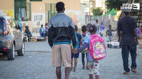 Governo atribui subsídio de regresso às aulas para mitigar despesas das famílias com ínicio do ano lectivo