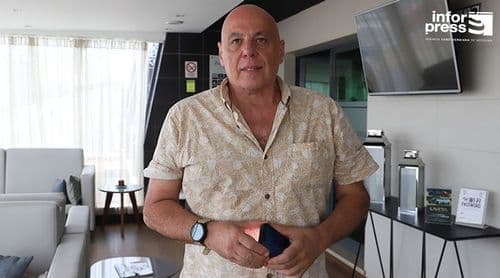 Ricardo Setyon procura em Cabo Verde a explicação para o fenómeno dos Tubarões Azuis (c/áudio)