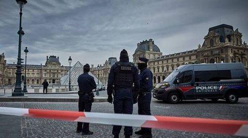 Governo francês diz que roubo no Louvre reflete má imagem da França