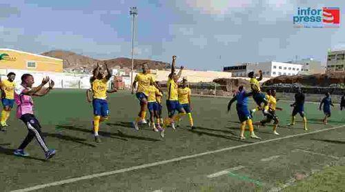Futebol/São Vicente: Salamansa festeja regresso ao Soncent Superliga da bancada com empate do Ribeira Bote 