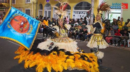 Carnaval/São Vicente: Samba Tropical dribla desafios, mas só inicia desfile nos primeiros minutos de hoje