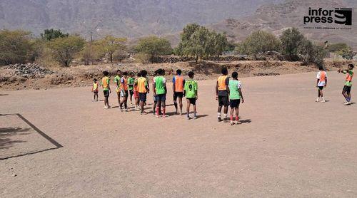 Santo Antão Sul: Escolas de futebol no interior da região aguardam por campos relvados
