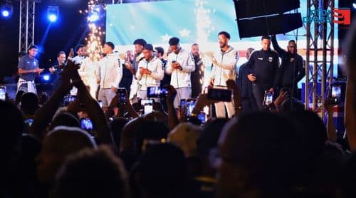 Football: Rencontre entre les Tubarões Azuis et les habitants de Mindelo au terminal de croisière, dans une ambiance chargée d'émotion