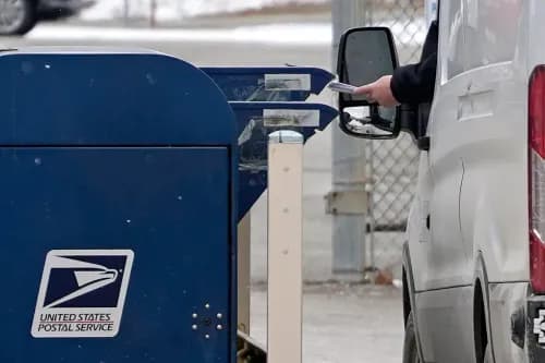 Serviço Postal dos EUA pondera permitir envio de armas de fogo pelo correio