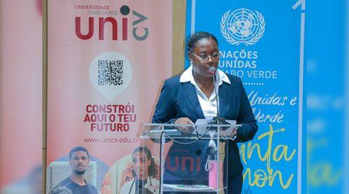 Professora da Uni-CV Sónia Semedo reconduzida na presidência da União dos Físicos dos Países da Língua Portuguesa