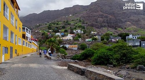 Tarrafal de Monte Trigo: Operadores apreensivos com o problema de água no arranque da época alta do turismo
