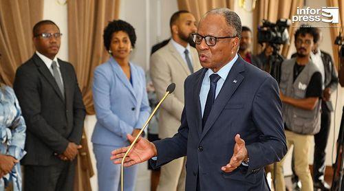 Primeiro-ministro apela à "coincidência e convergência" dos órgãos de soberania